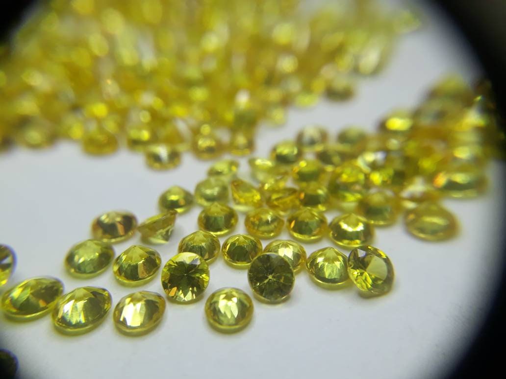 3mm yellow sapphire round diamond lot