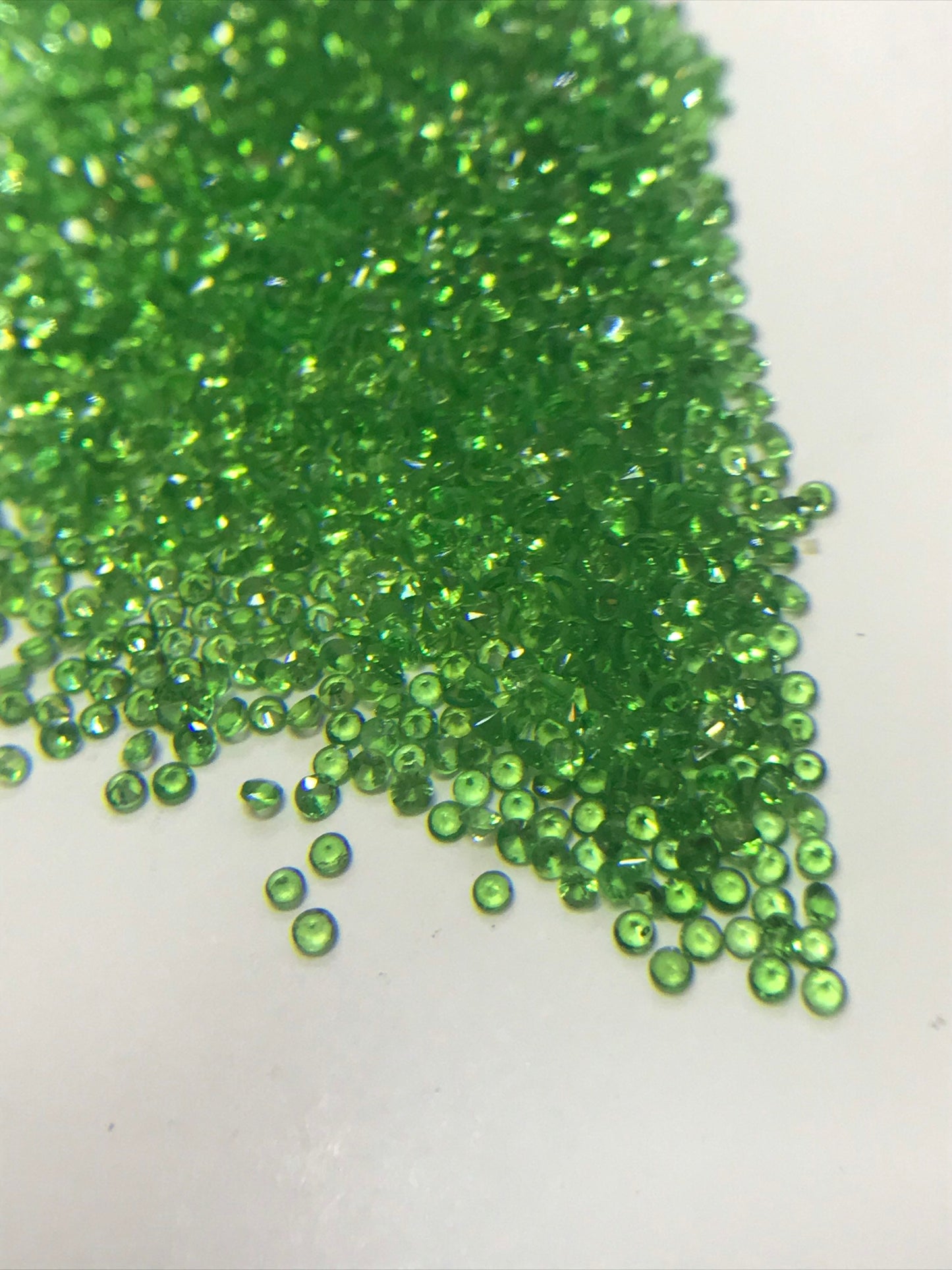 1.5mm tsavorite garnet round loose lot, photo 5