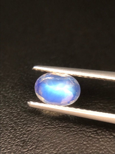 7.1x5.2mm rainbow moonstone oval, fire, photo 5