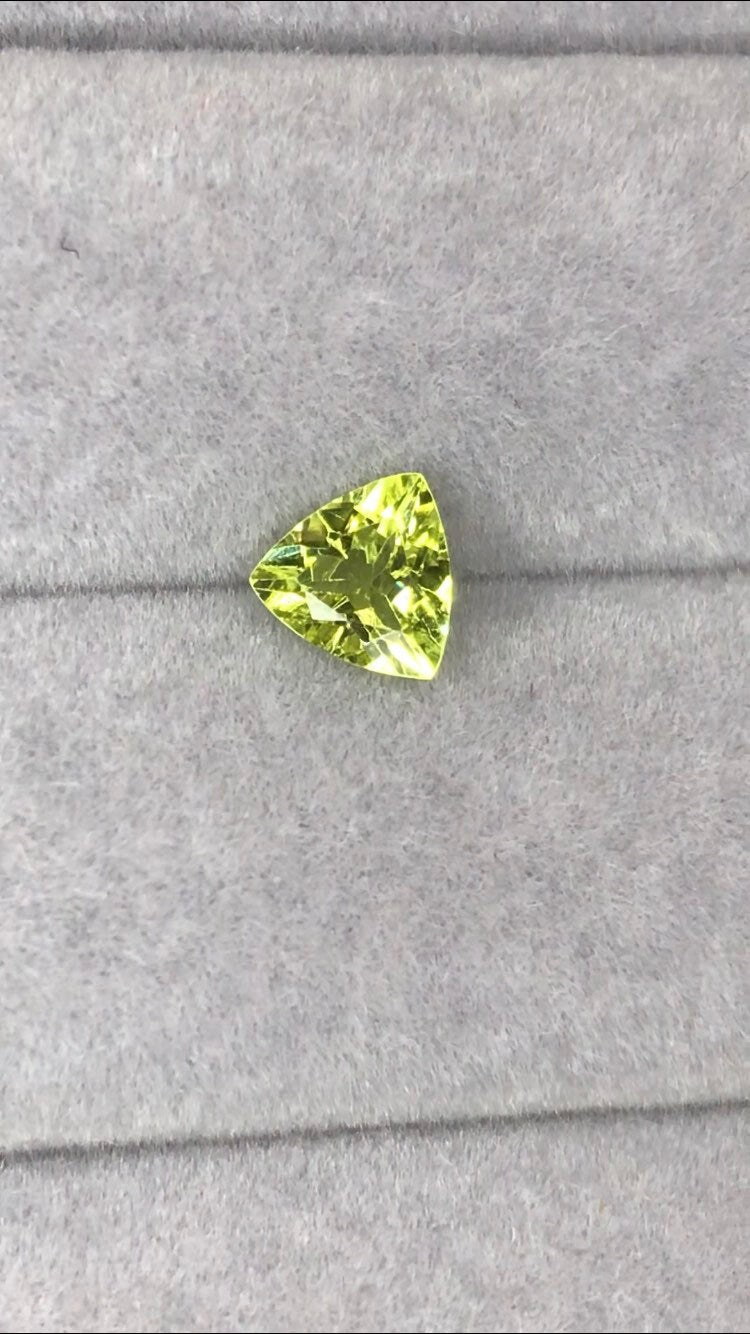 6mm grossular garnet trillion cut loose gem, photo 5