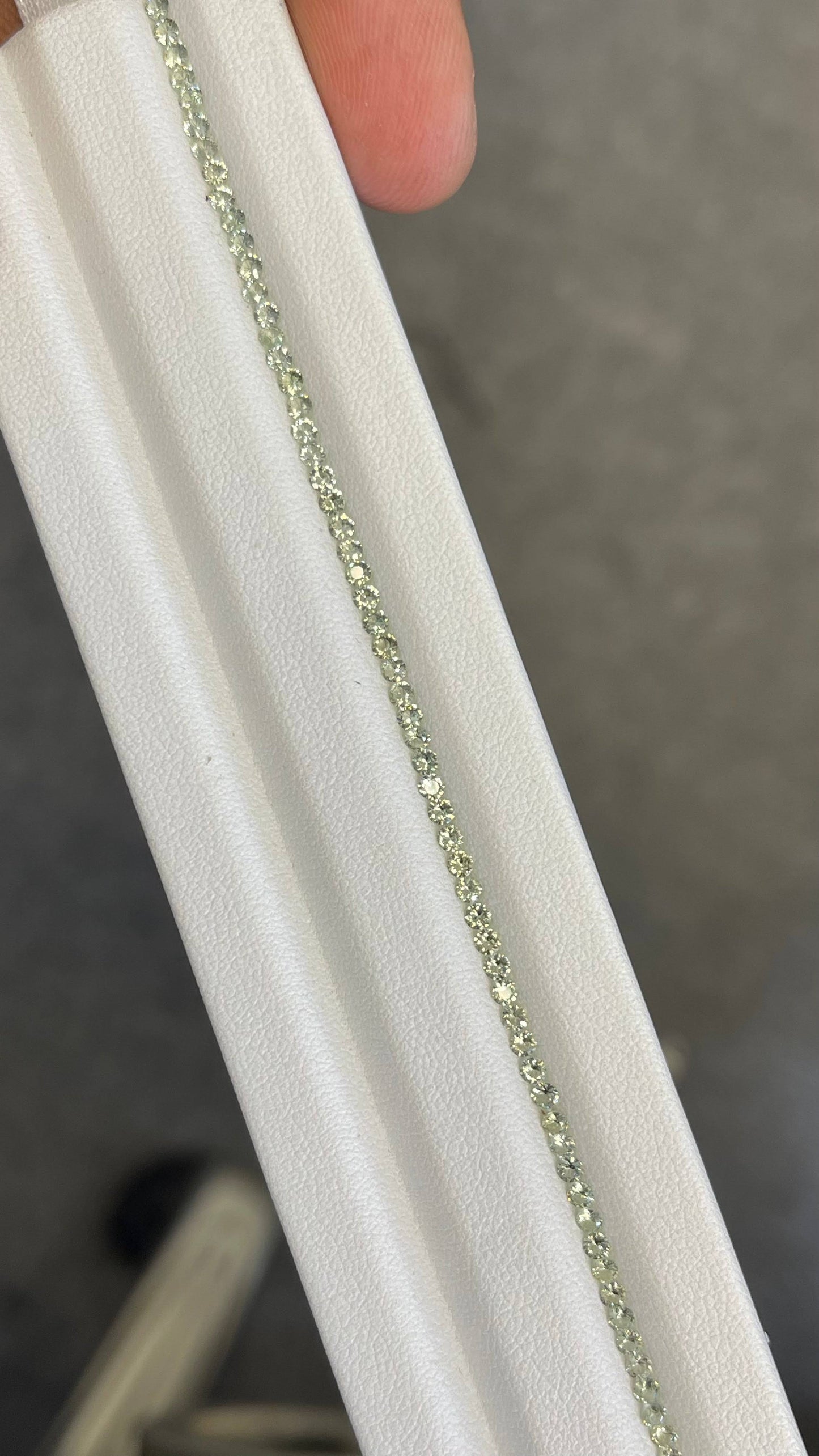 2mm green sapphire round tennis bracelet, photo 1