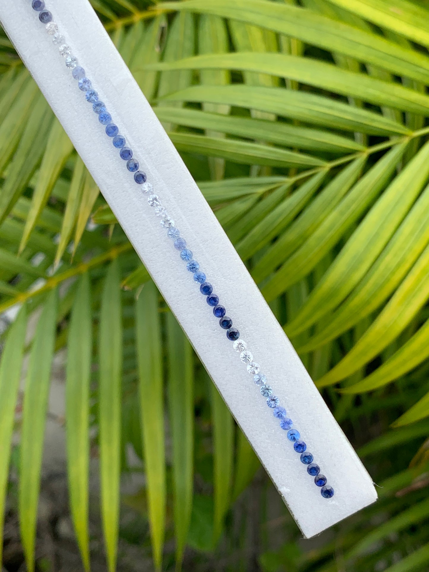 Natural blue sapphire round cut loose gemstones 2.7mm dark to light gradient for tennis bracelet