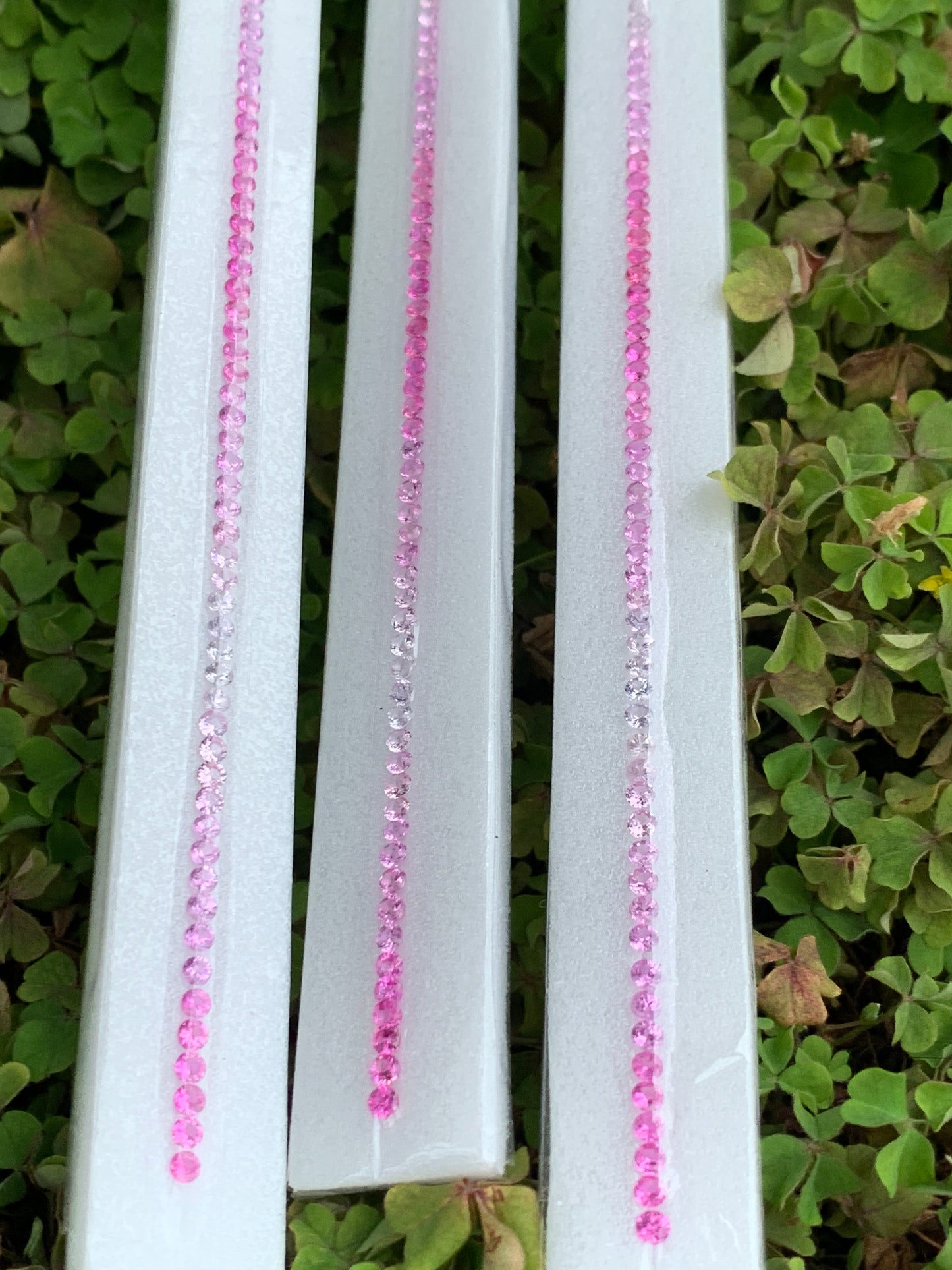 Natural pink sapphire ombre round loose gemstones 2.5mm for tennis bracelet