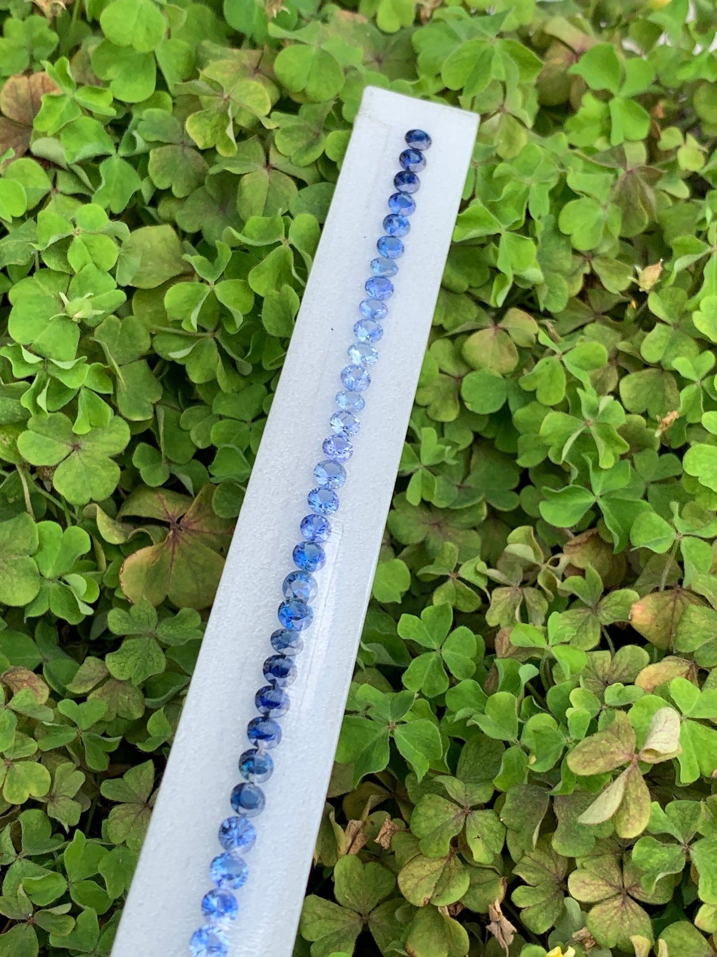 Blue sapphire ombre strand calibrated 4mm 47 pieces for tennis bracelet