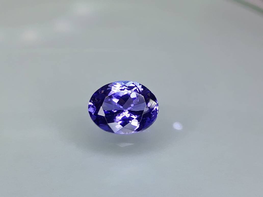 8.7x6.7mm Oval Tanzanite 1.74  carats Superfine Cut Exellent Fire December Birthstone