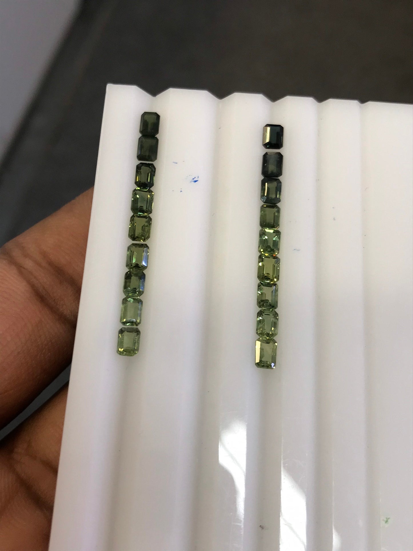 4x3mm Green Sapphires Emeraldcut dark green to light green 1 Ring Set