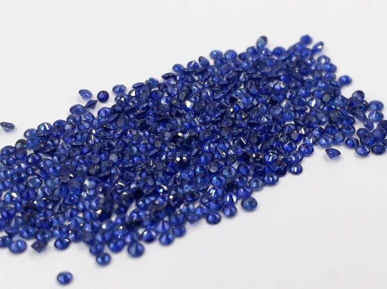 1.4mm  Sapphires Top Quality Rounds Handmade Diamond cut 50 Stones Lot