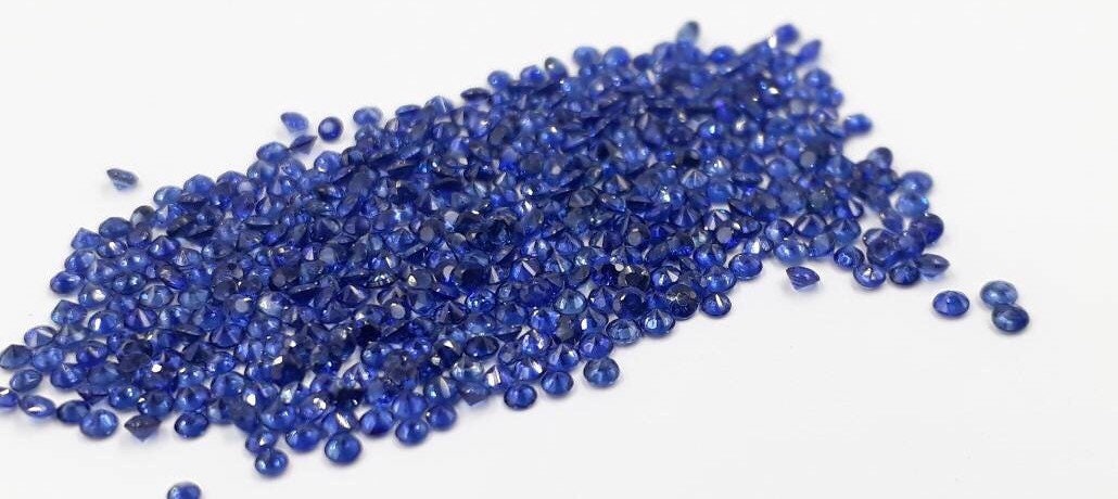 1.3mm  SAPPHIRES Rounds DIAMOND CUT 50 Stones Lot