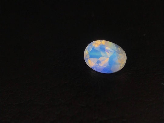 7.10x5.20mm Natural Oval Excellent Fire Blue Orange Rainbow Moon Andesine Labradorite Stone Cut Grade Good Quality