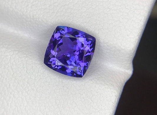 8.20x8.10mm 2.63 carats Natural Tanzanite Cusion Cut Violet Purple blue Excellent Cut Good Color Lt# 4