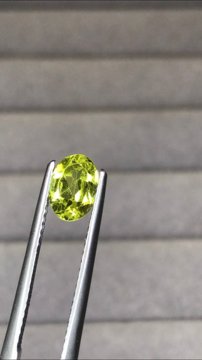 7.1x5.1mm grossular garnet oval loose gem, photo 2