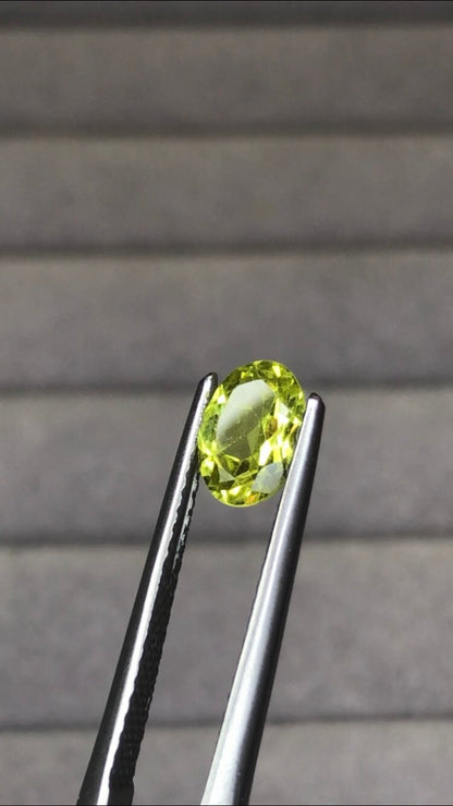 7.1x5.1mm grossular garnet oval loose gem, photo 3