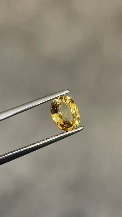 1.10ct yellow sapphire oval cut gem, photo 4