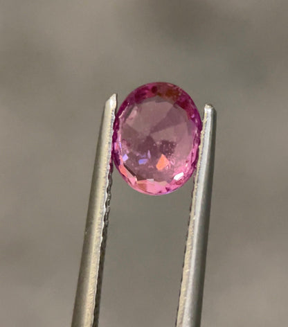 1.28ct pink sapphire oval cut, hot pink, photo 2