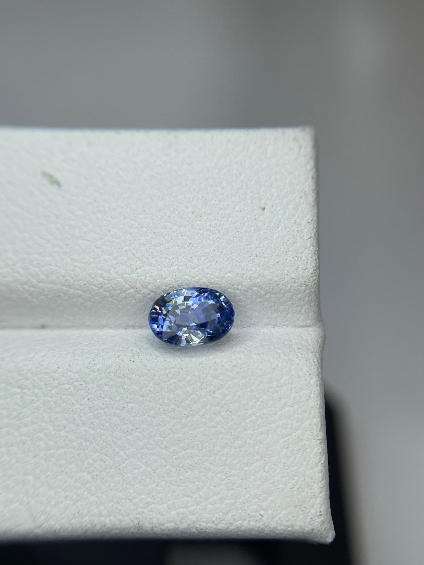 1.06 carats •|• Natural Sapphire •|• oval cut •|• from Srilanka mine