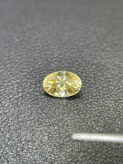 yellow zircon oval cut loose gemstone, photo 3