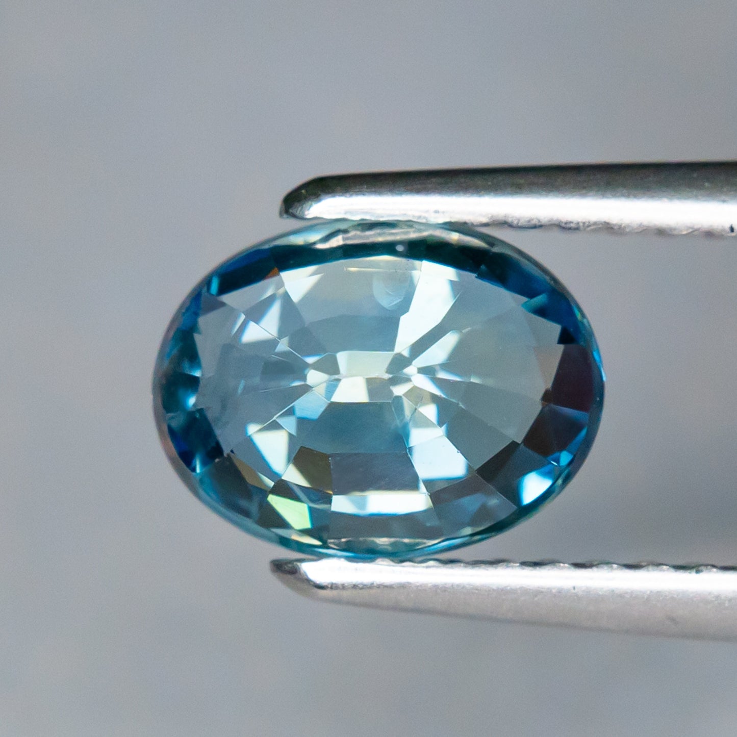 1.50 Carats Natural Bicolor Blue Green Sapphire look montana color #zh02