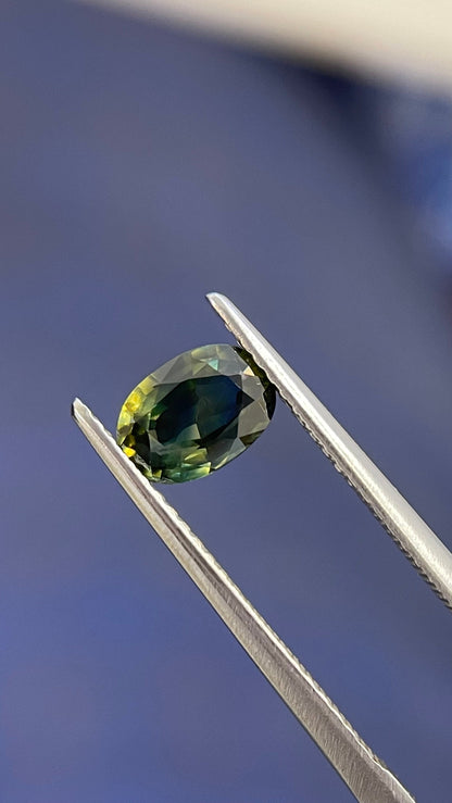 7x5mm parti sapphire oval bi-color gem, photo 1