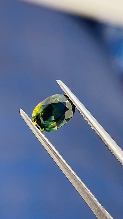 7x5mm parti sapphire oval bi-color gem, photo 2