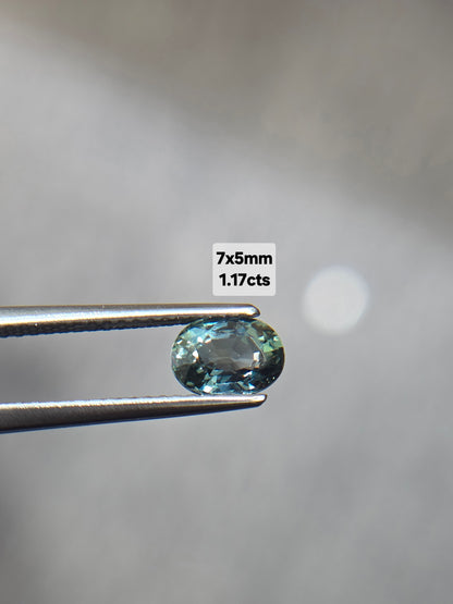 1.17ct natural teal sapphire oval, photo 1